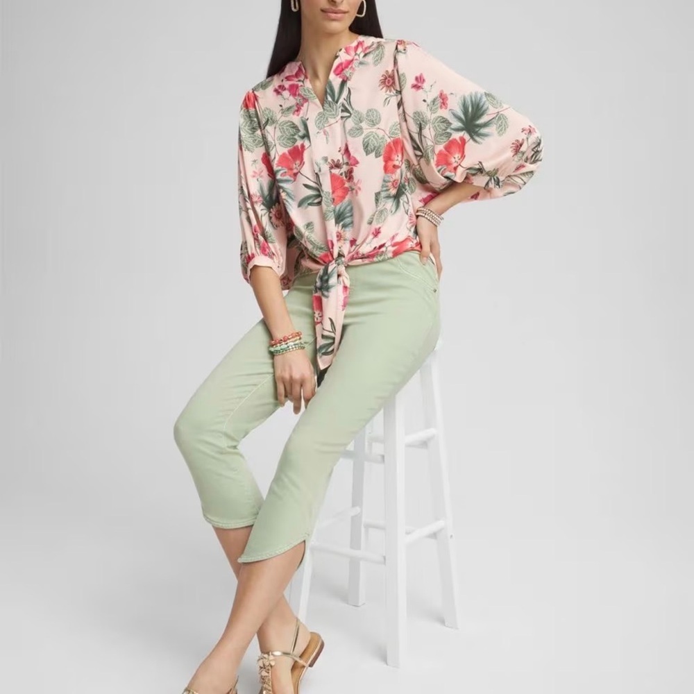 Chico's Women's Pull-On Dolphin-Hemmed Capri Jeans Mint 00 NWT $89 - Picture 2 of 9